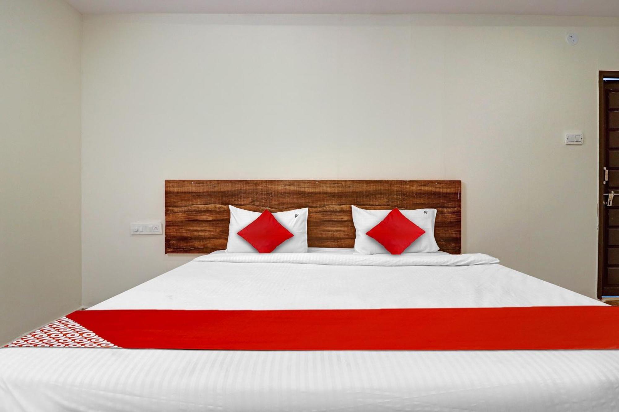 Hotel O R Square Inn Гайдарабад Екстер'єр фото