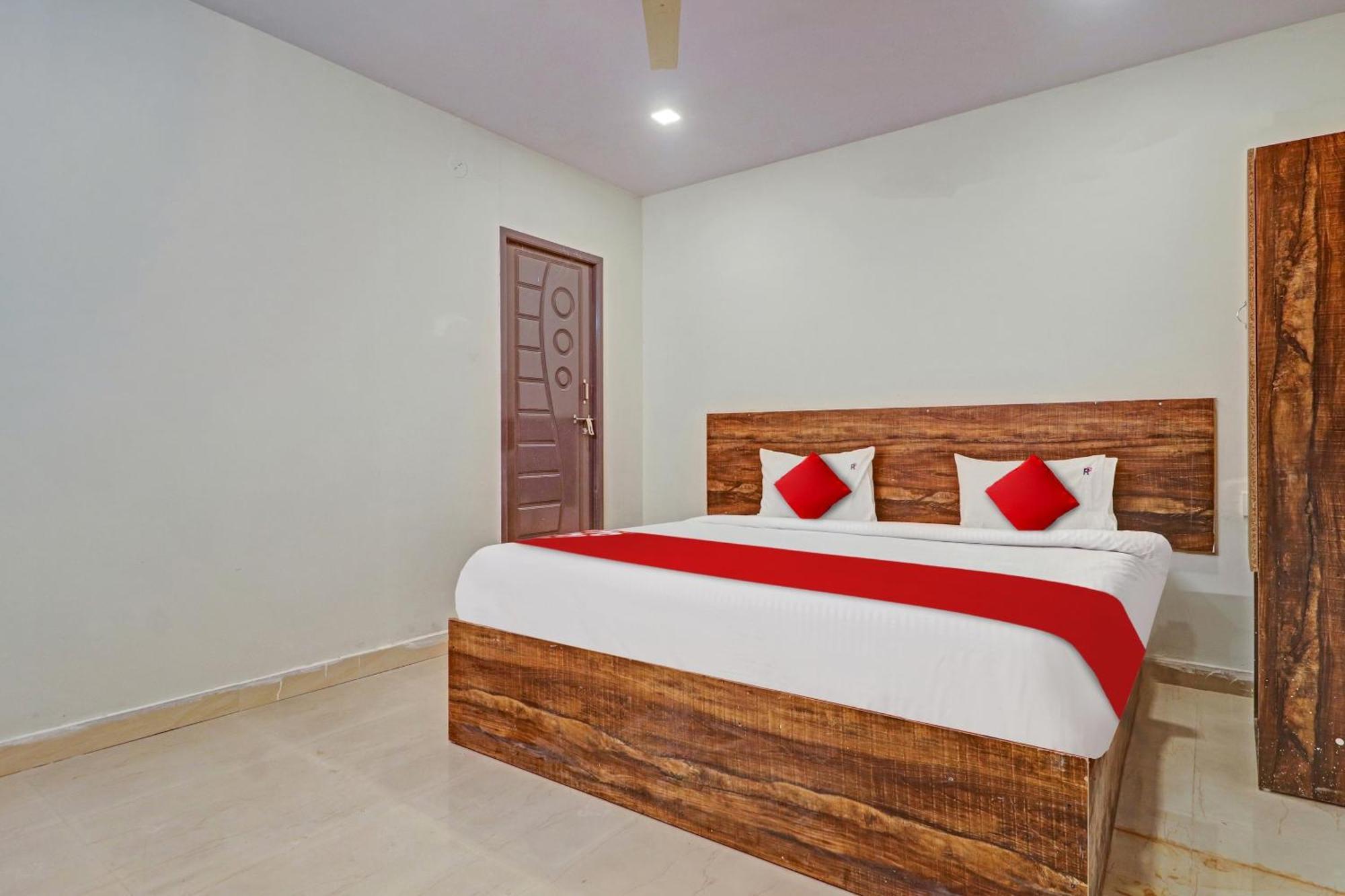 Hotel O R Square Inn Гайдарабад Екстер'єр фото