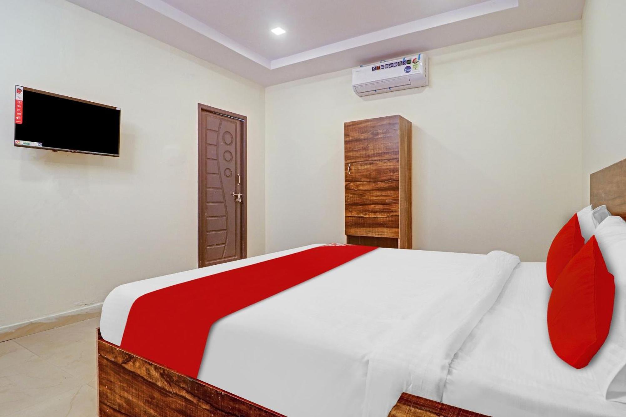 Hotel O R Square Inn Гайдарабад Екстер'єр фото